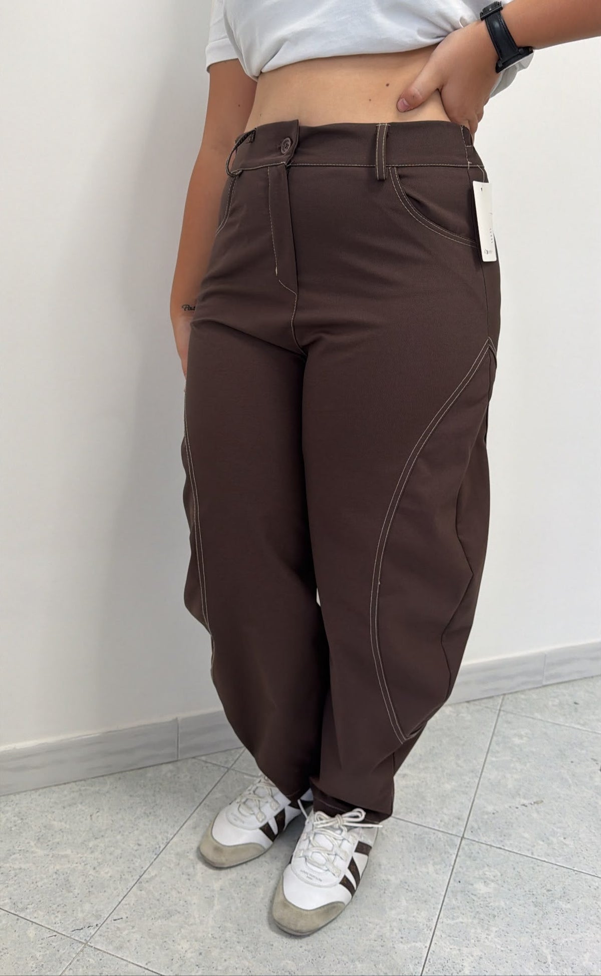 Pantalone Balloon Marrone con Cuciture